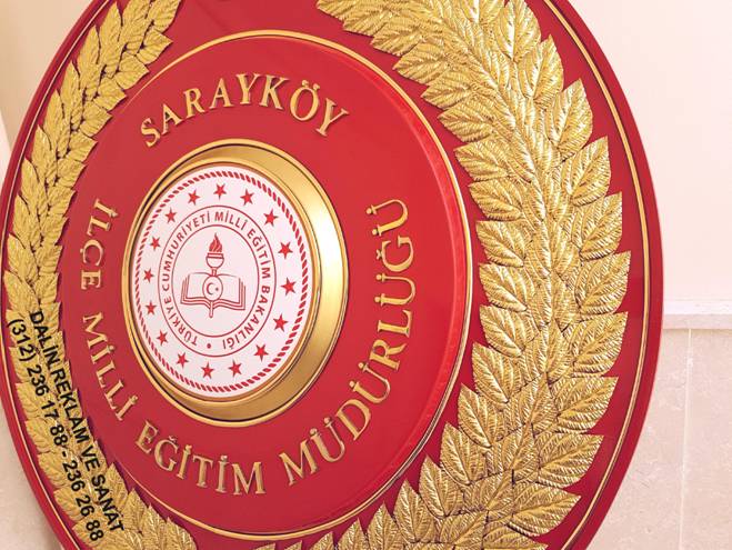 M�LL� E��T�M �ELENK �L�E M�LL� E��T�M M�D�RL��� KABARTMA KIRMIZI METAL �ELENK DETAYLI RES�M